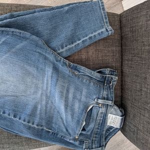 Levi light wash skinny jean size16